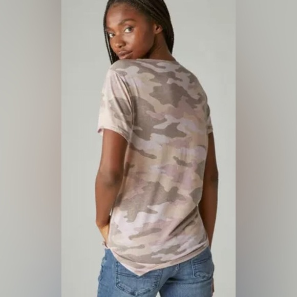 Lucky Brand Woman’s Camo Printed Burnout V-Neck Tee - Picture 4 of 4
